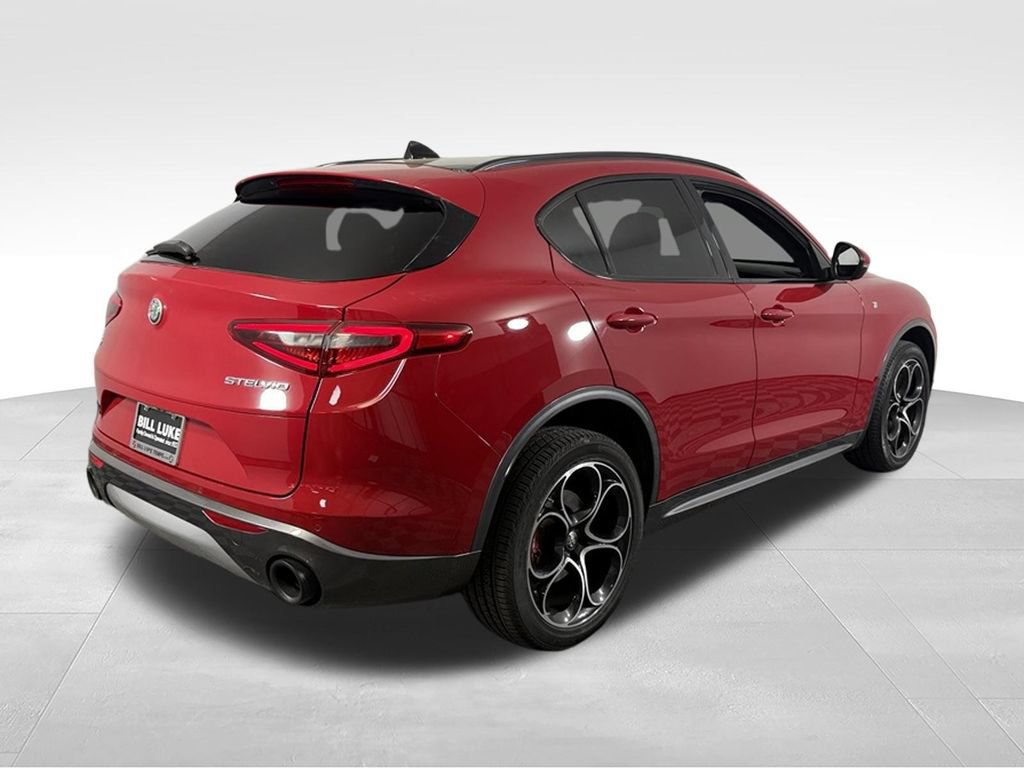 Used 2023 Alfa Romeo Stelvio Ti AWD/4WD image 7