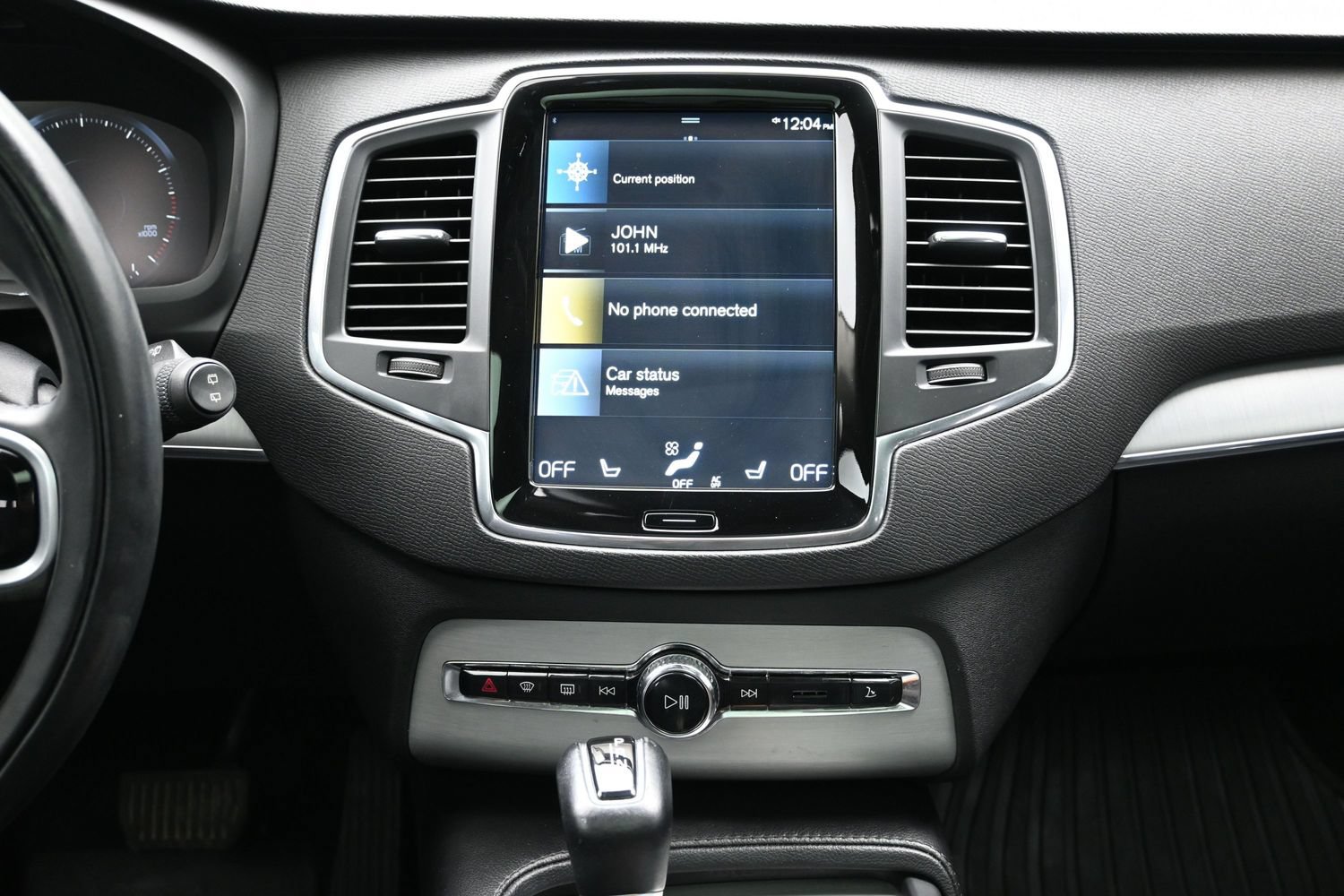 Used 2021 Volvo XC90 T5 Momentum w/ Protection Package Premier FWD image 17