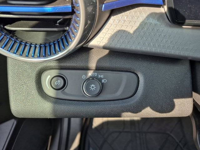 Used 2026 Chevrolet Trax LT w/ Sunroof Package image 26