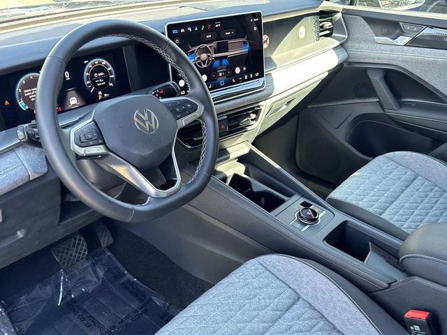 Used 2025 Volkswagen Tiguan S w/ 18" Wheel Package FWD image 13