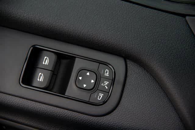 Used 2025 Mercedes-Benz Sprinter 2500 image 24