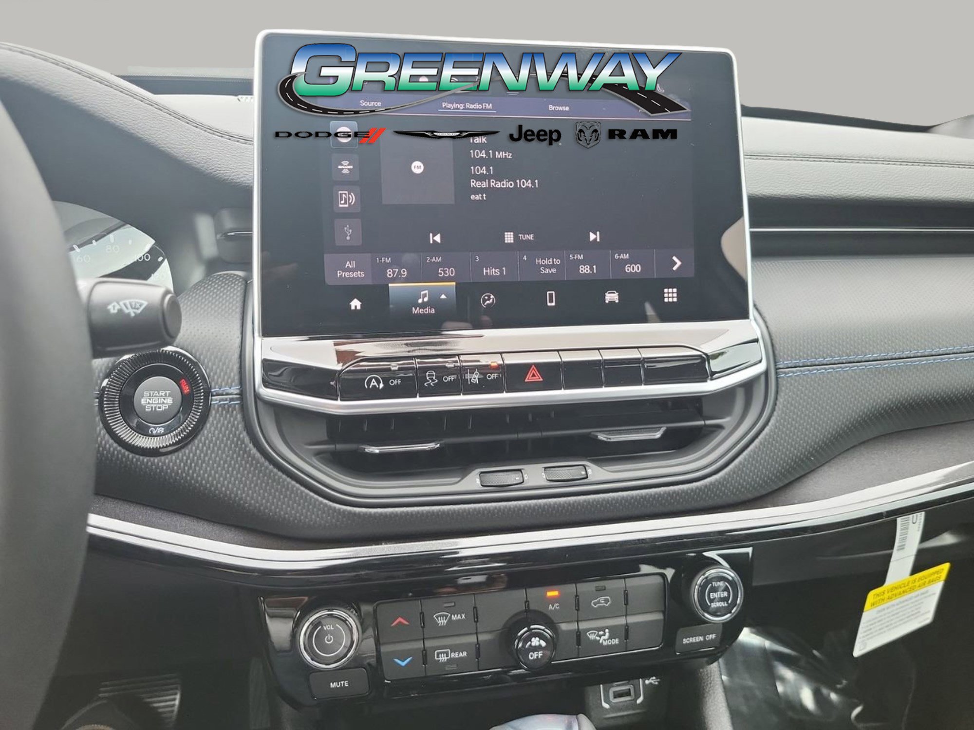 New 2026 Jeep Compass Latitude image 18