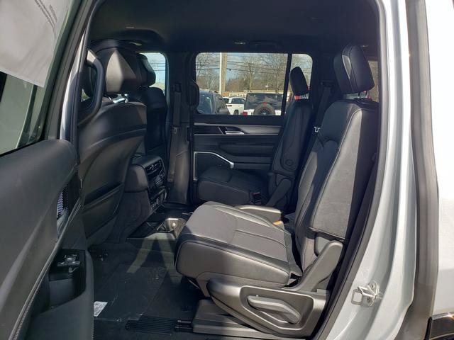 New 2026 Jeep Grand Wagoneer Limited AWD/4WD image 7