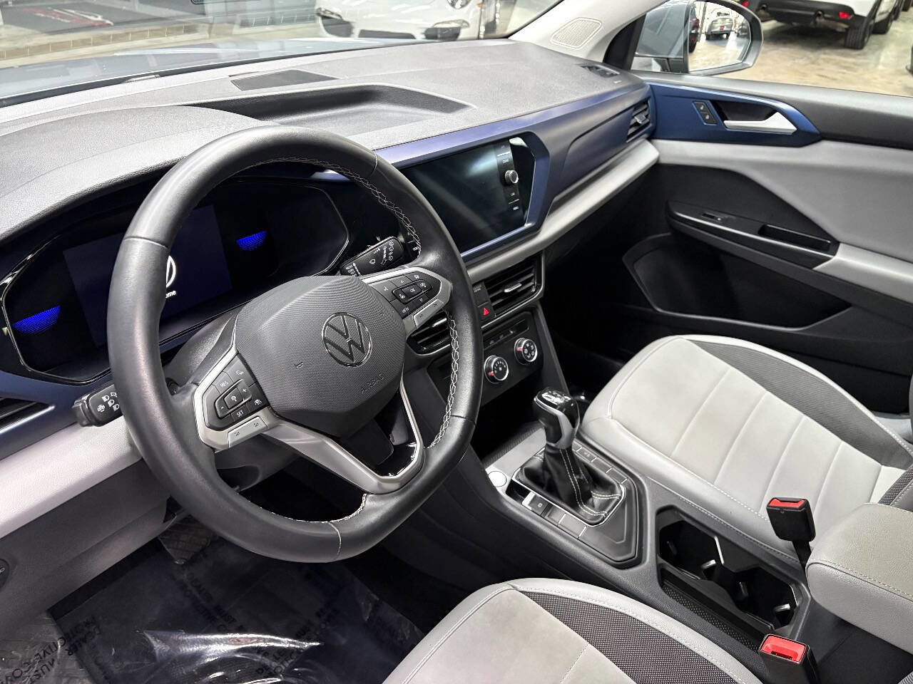 Used 2022 Volkswagen Taos SE image 19