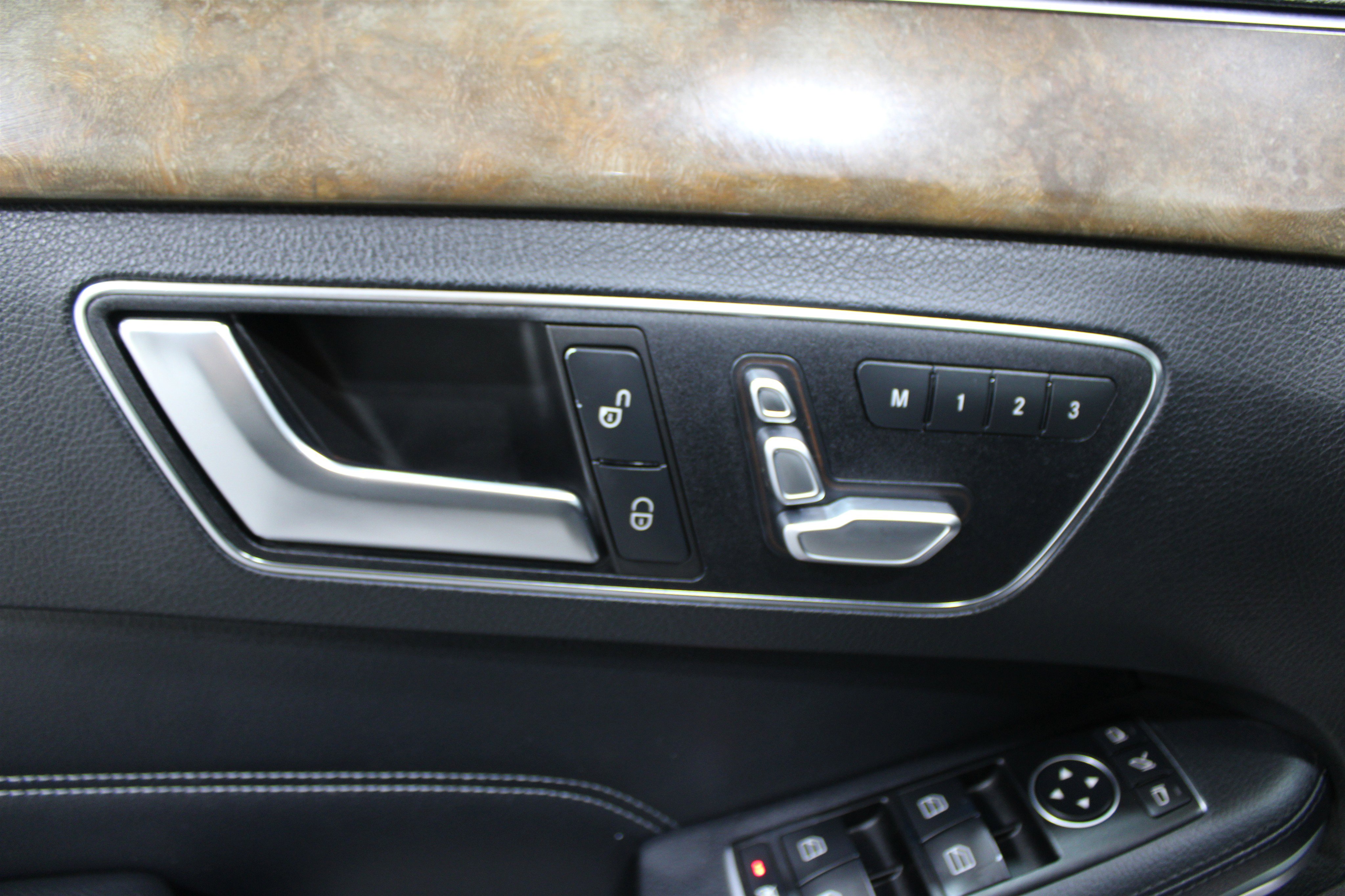 Used 2015 Mercedes-Benz E 350 4MATIC Sedan image 7