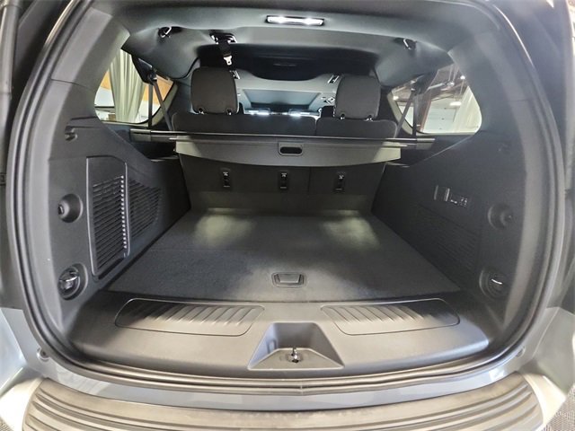 New 2025 Chevrolet Suburban LT w/ Advanced Technology Package image 16