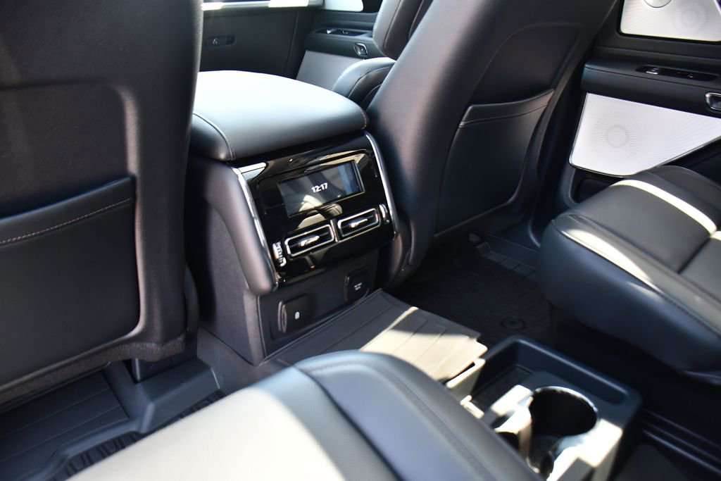 New 2026 Lincoln Aviator Reserve AWD/4WD image 23