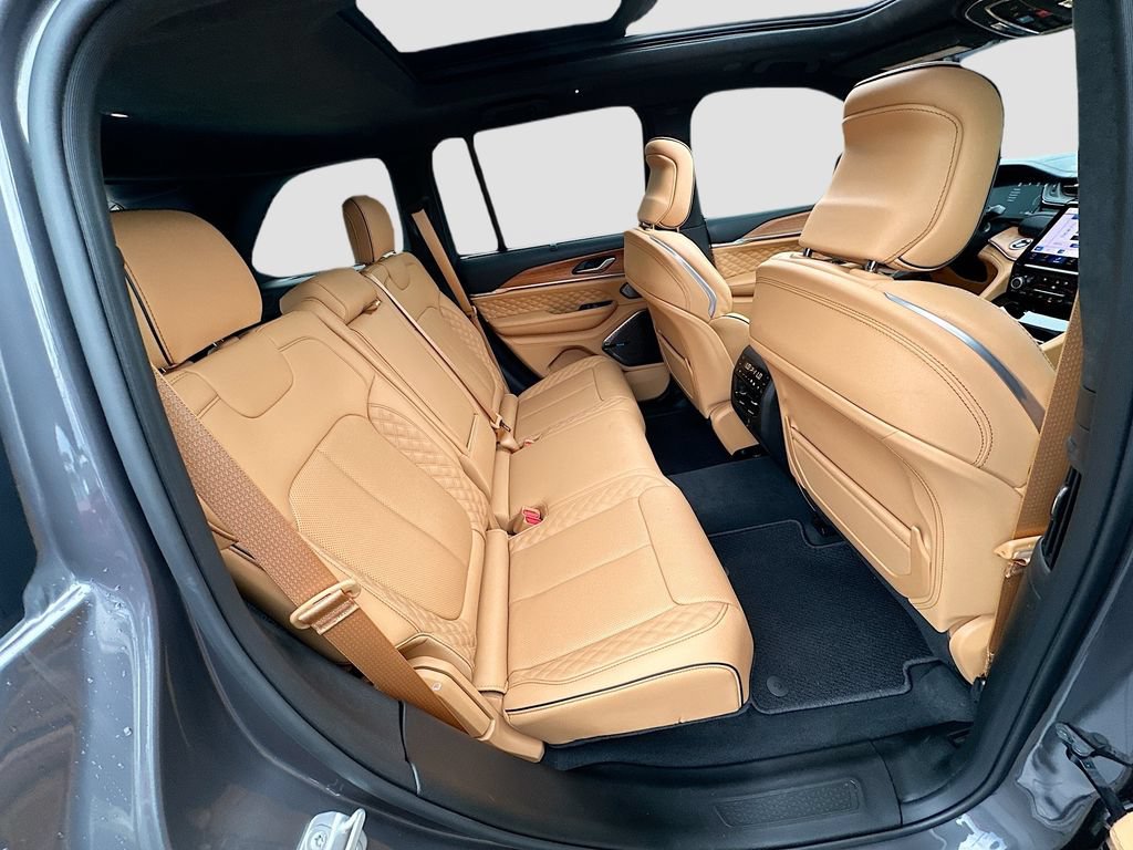 New 2025 Jeep Grand Cherokee Summit AWD/4WD image 29