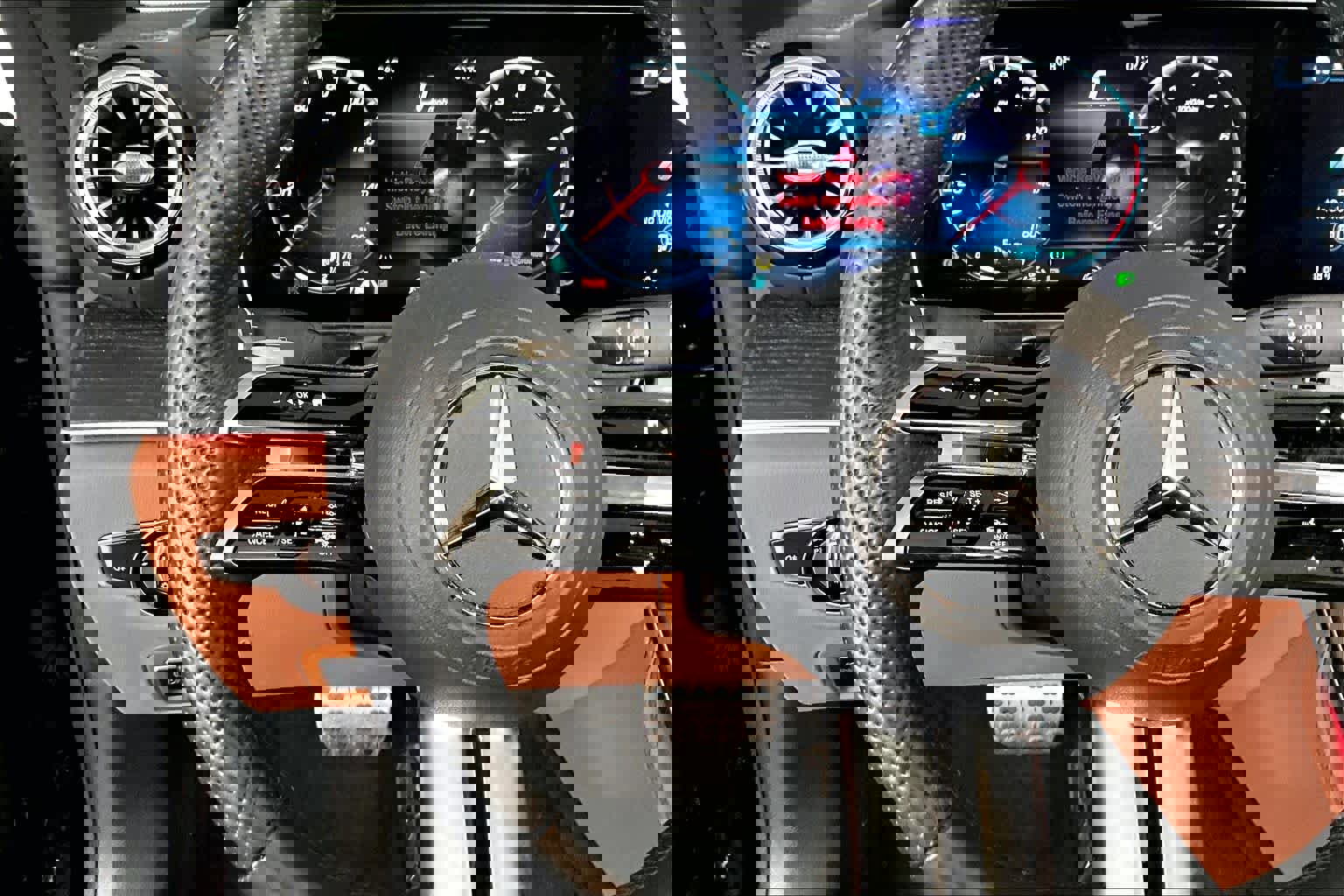 Used 2023 Mercedes-Benz E 450 4MATIC Cabriolet image 23