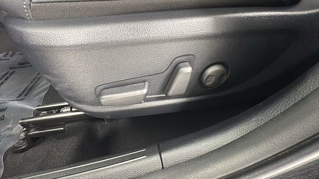 Used 2024 Kia Seltos EX image 11