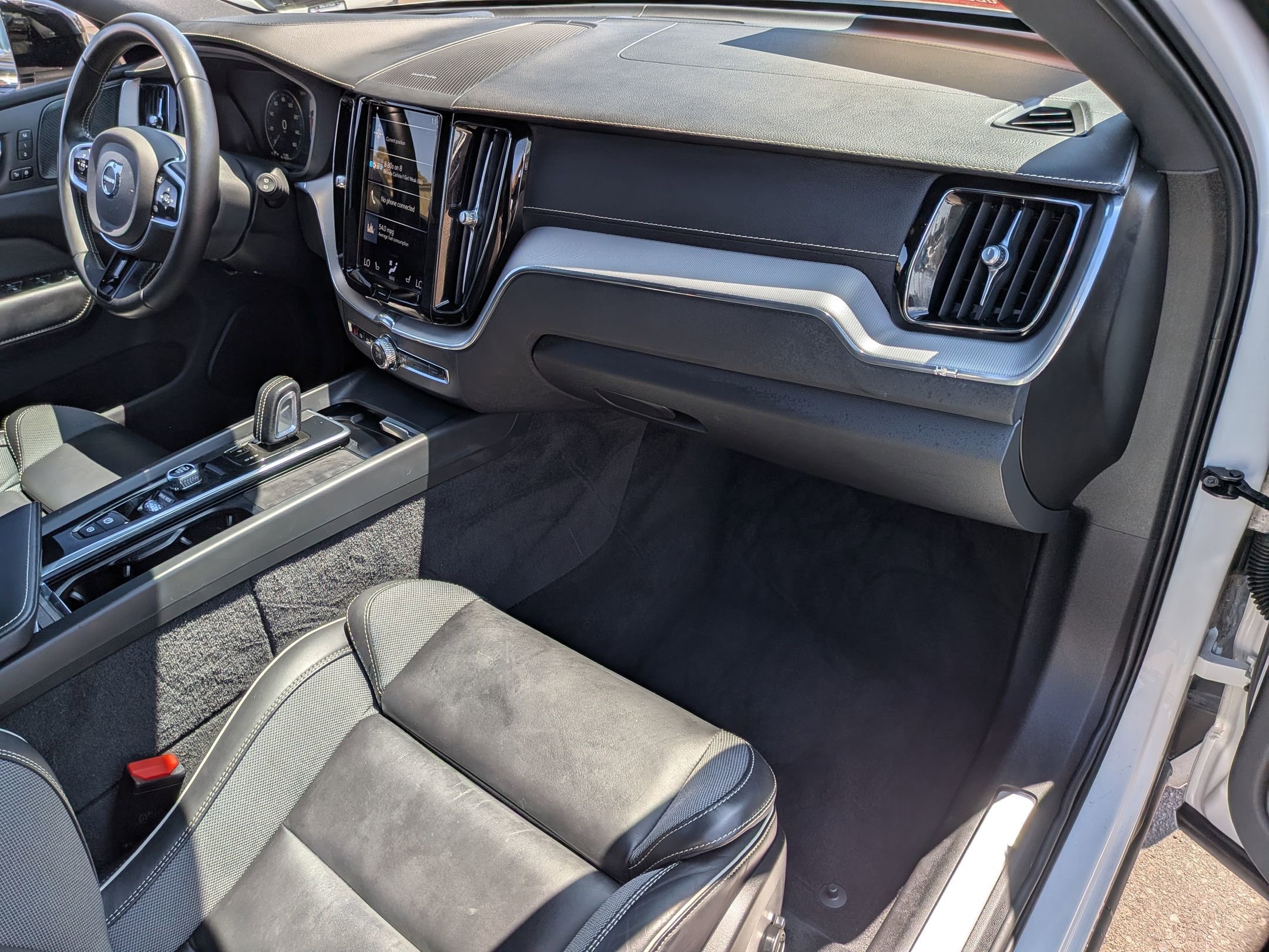 Used 2021 Volvo XC60 T8 R-Design w/ Advanced Package image 35