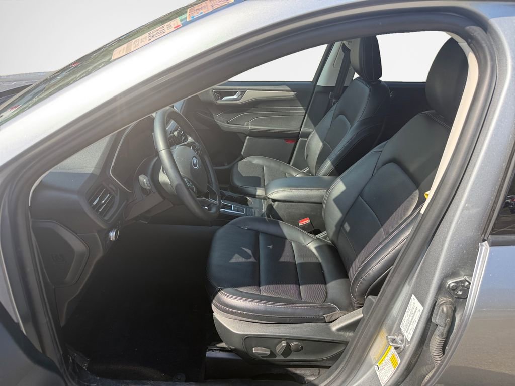 Used 2022 Ford Escape SEL w/ Technology Package AWD/4WD image 12