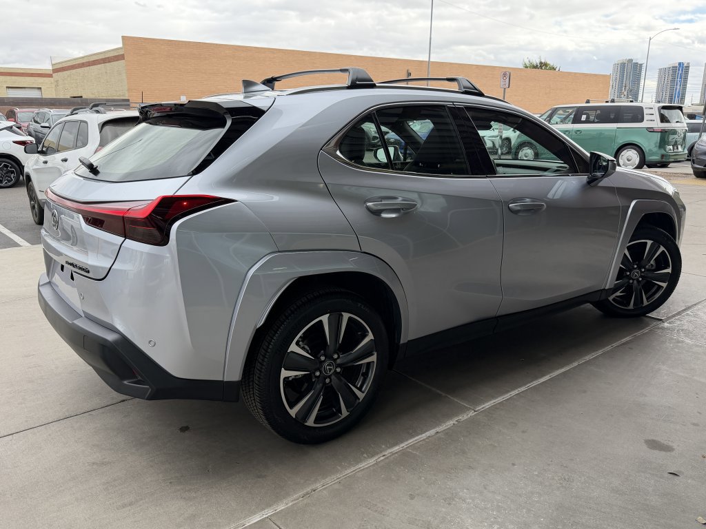Used 2025 Lexus UX 300h AWD w/ Accessory Package (Z1) image 4