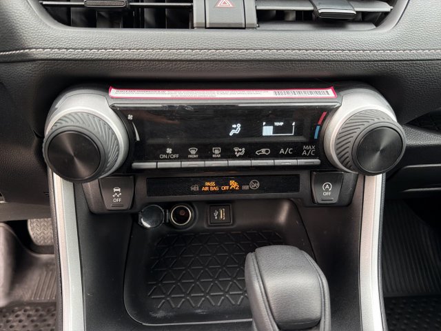 Used 2024 Toyota RAV4 LE AWD/4WD image 21