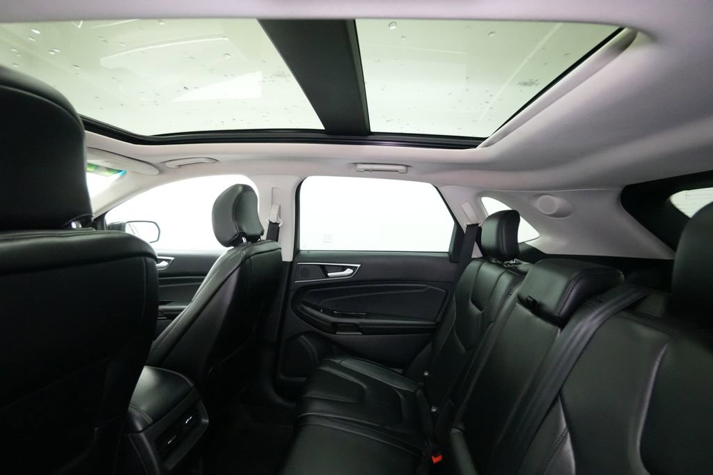 Used 2019 Ford Edge Titanium w/ Cold Weather Package AWD/4WD image 23