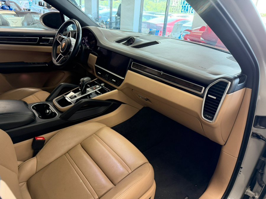 Used 2023 Porsche Cayenne Platinum Edition AWD/4WD image 46