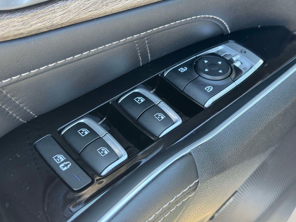 Used 2023 Kia Sorento SX Prestige image 16