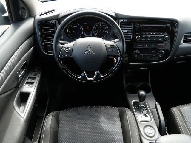 Used 2016 Mitsubishi Outlander ES AWD/4WD image 13