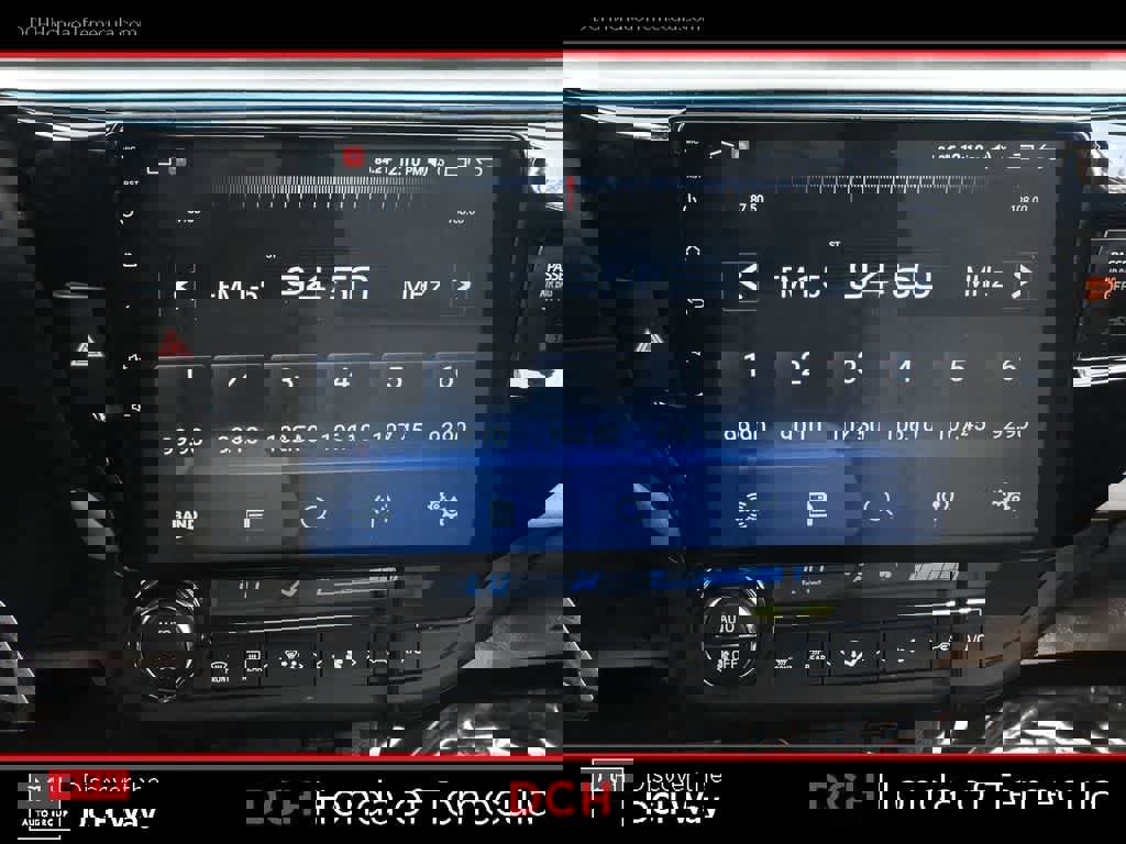 Used 2014 Toyota Corolla LE image 12