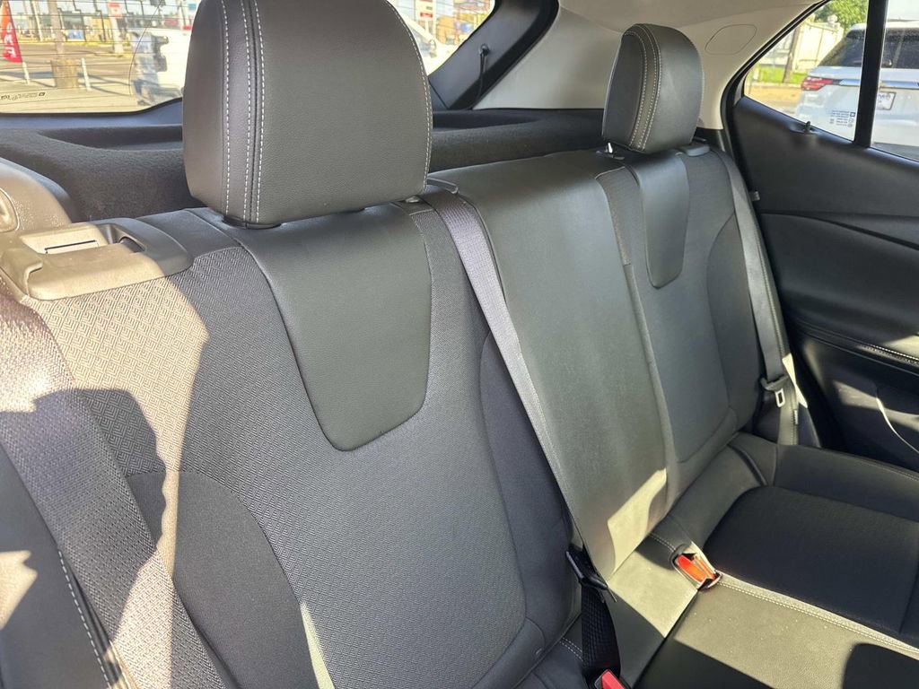 Certified 2024 Buick Encore GX Preferred FWD image 9