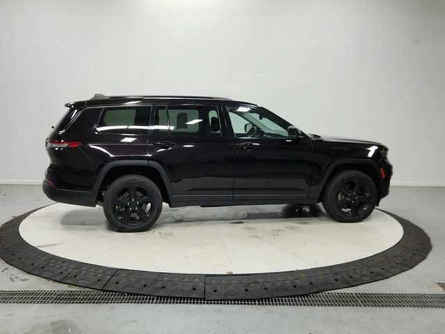 Used 2023 Jeep Grand Cherokee L Limited w/ Black Appearance Package AWD/4WD image 9