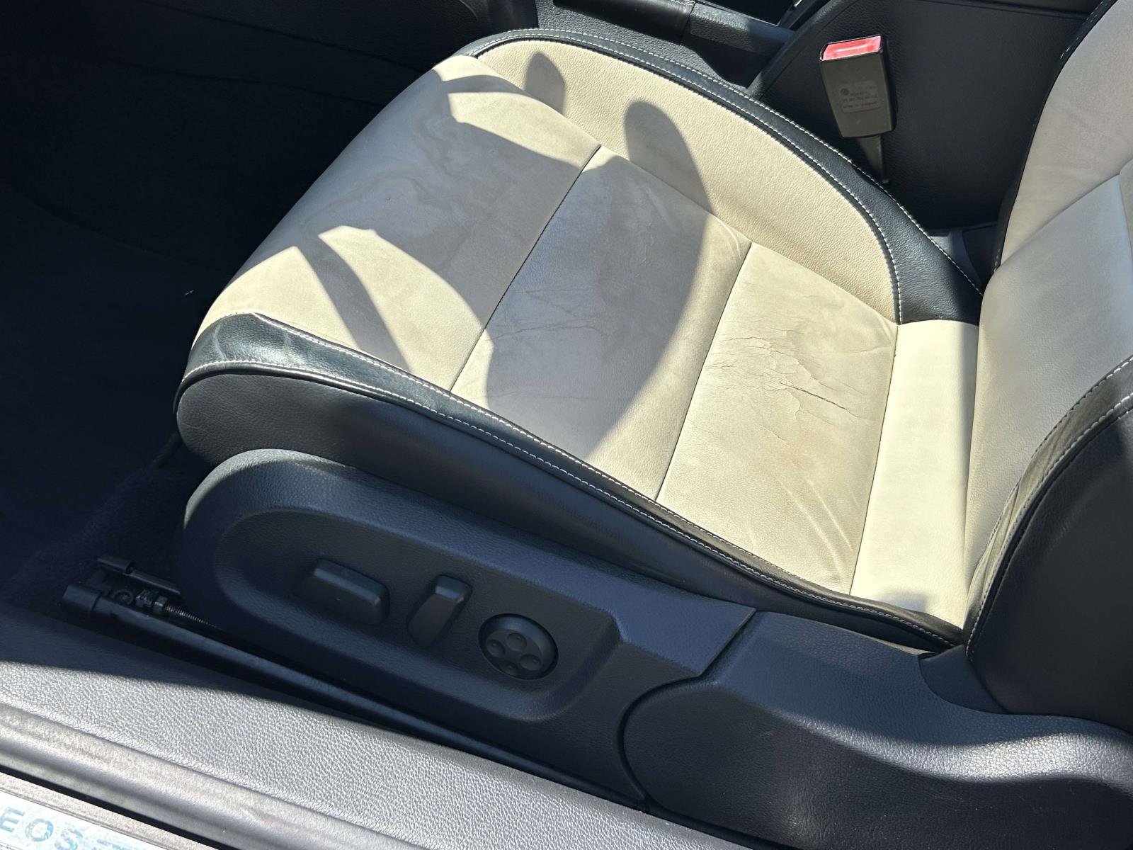 Used 2015 Volkswagen Eos Executive FWD image 15