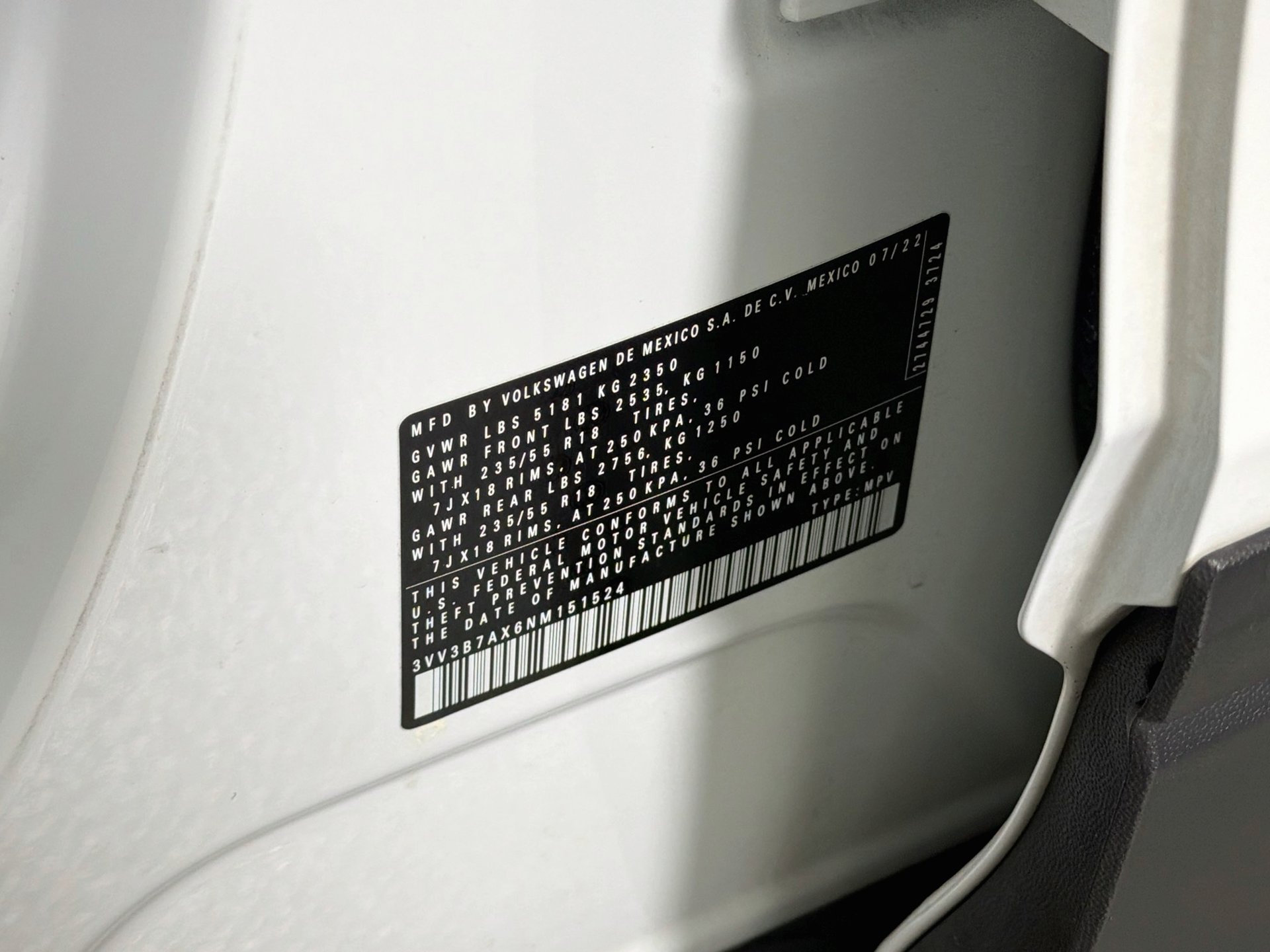 Used 2022 Volkswagen Tiguan SE w/ Panoramic Sunroof Package FWD image 33