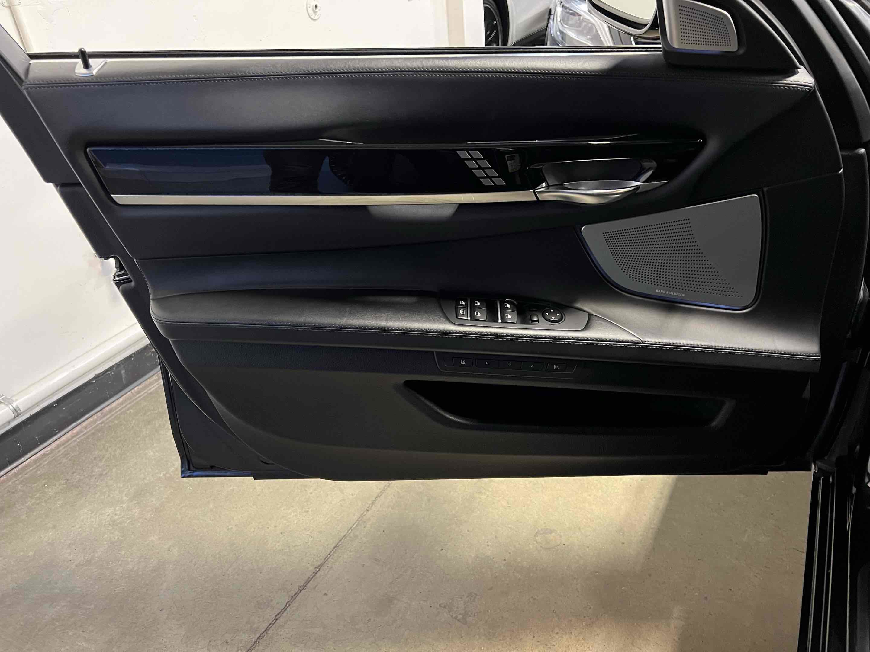 Used 2013 BMW ALPINA B7 image 87