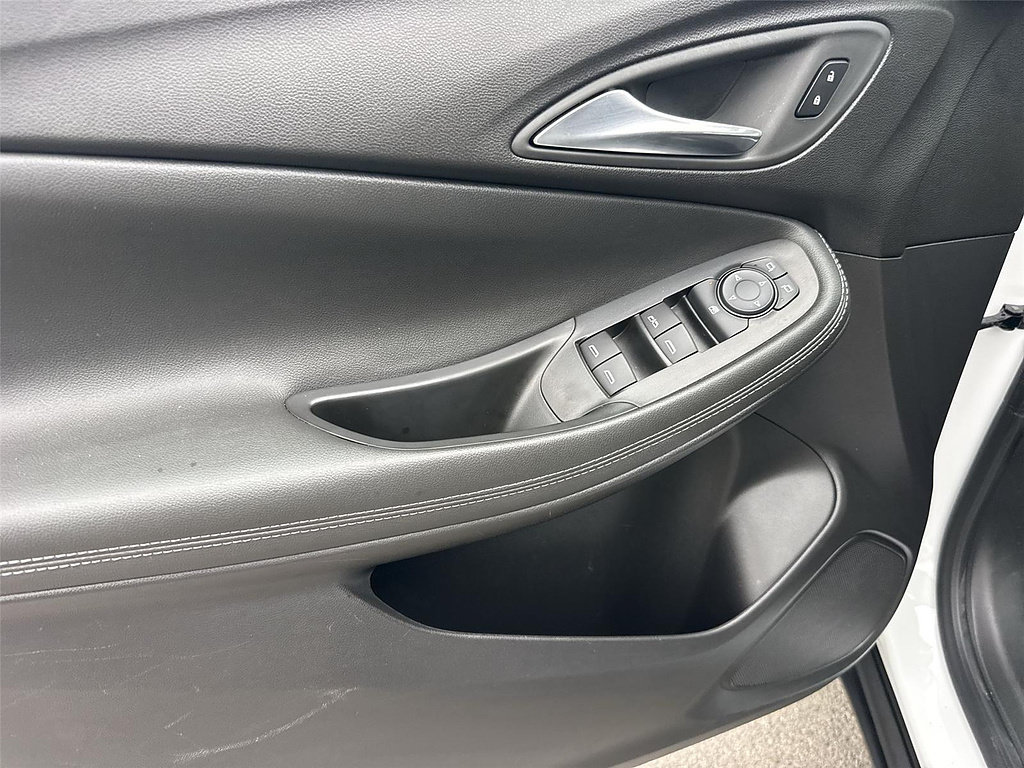Used 2025 Buick Encore GX Preferred FWD image 19