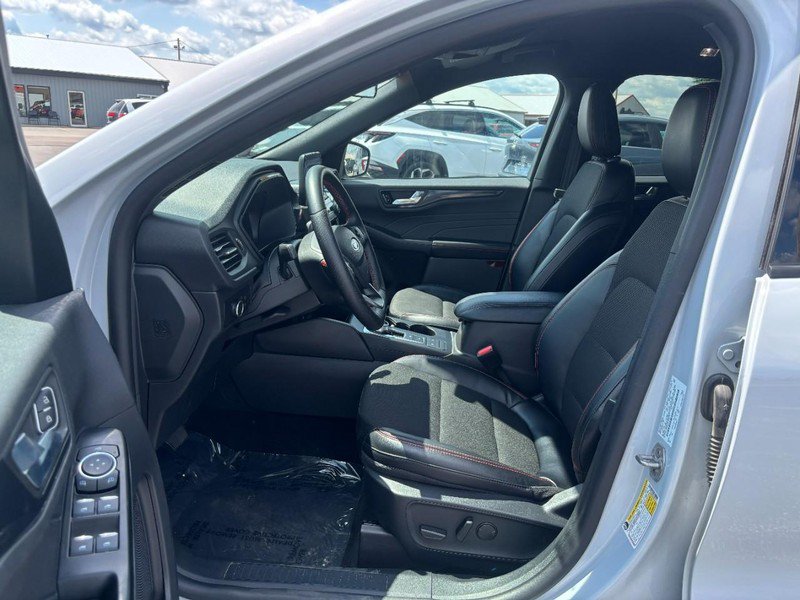 Used 2025 Ford Escape ST-Line FWD image 8