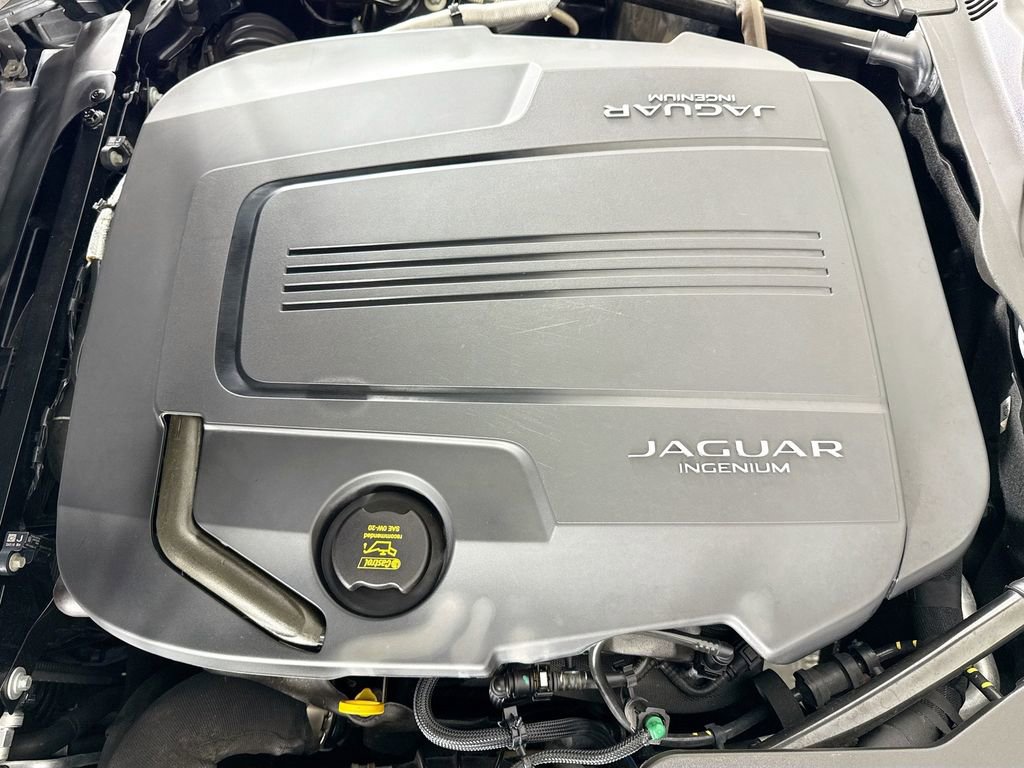 Used 2020 Jaguar F-TYPE Coupe RWD image 27