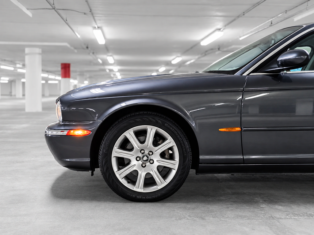 Used 2004 Jaguar XJ8 RWD image 15