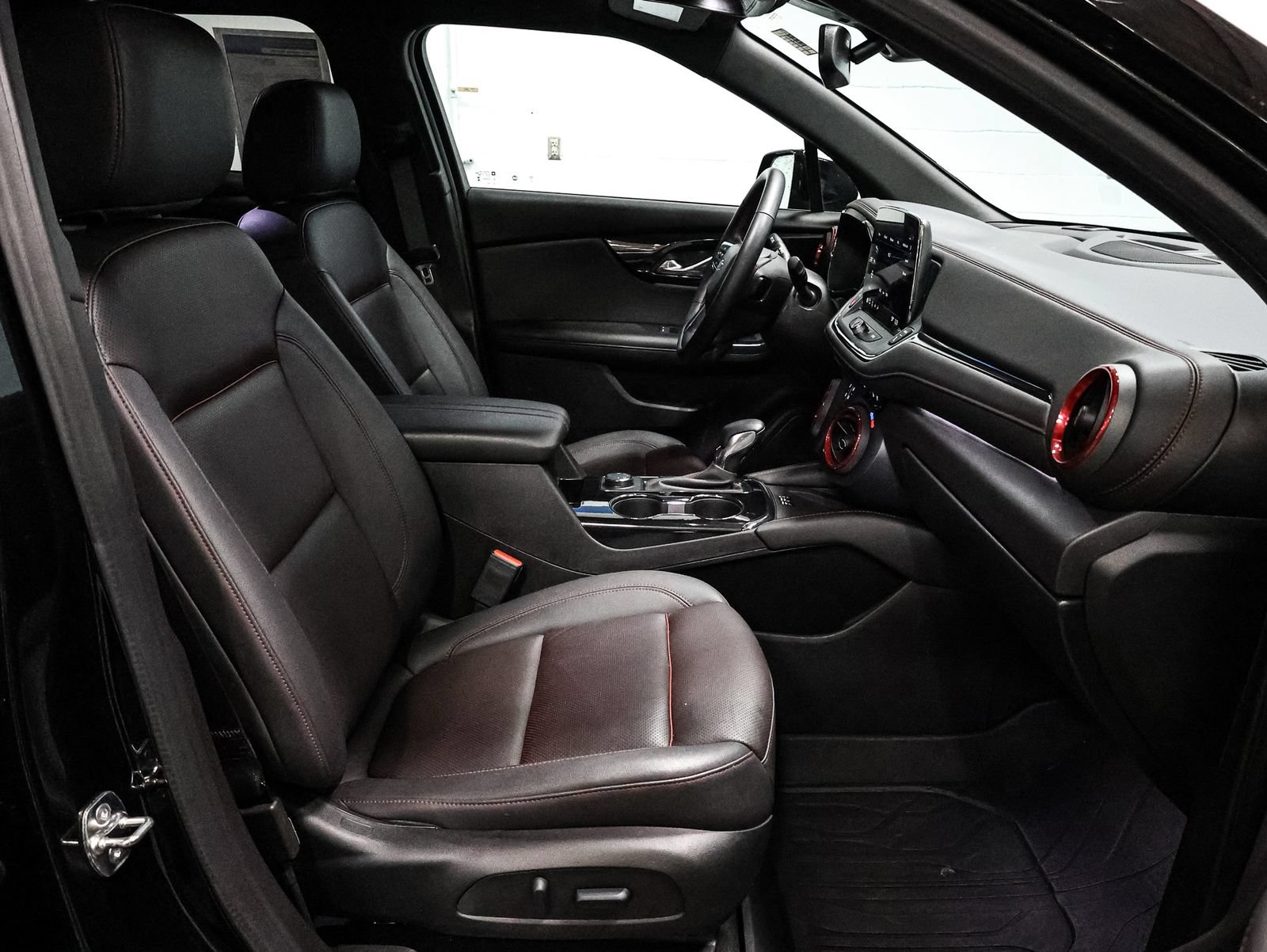 Used 2024 Chevrolet Blazer RS w/ Enhanced Convenience Package AWD/4WD image 23