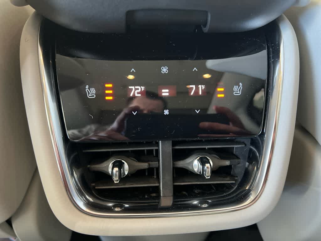 New 2026 Volvo EX90 Plus AWD/4WD image 32