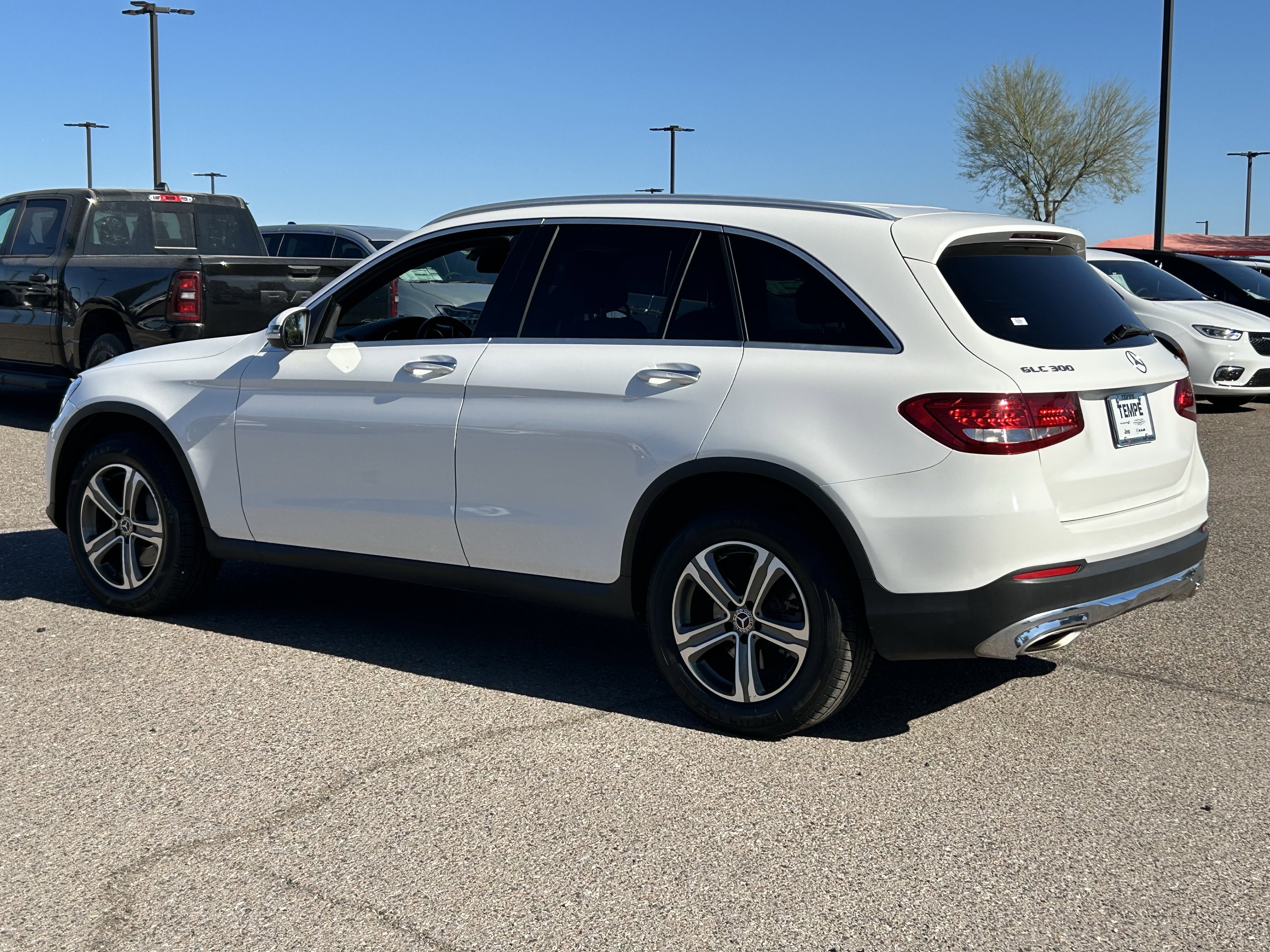 Used 2019 Mercedes-Benz GLC 300 4MATIC image 4