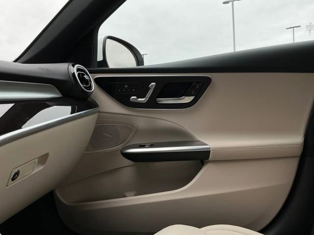 New 2025 Mercedes-Benz C 300 4MATIC Sedan image 19
