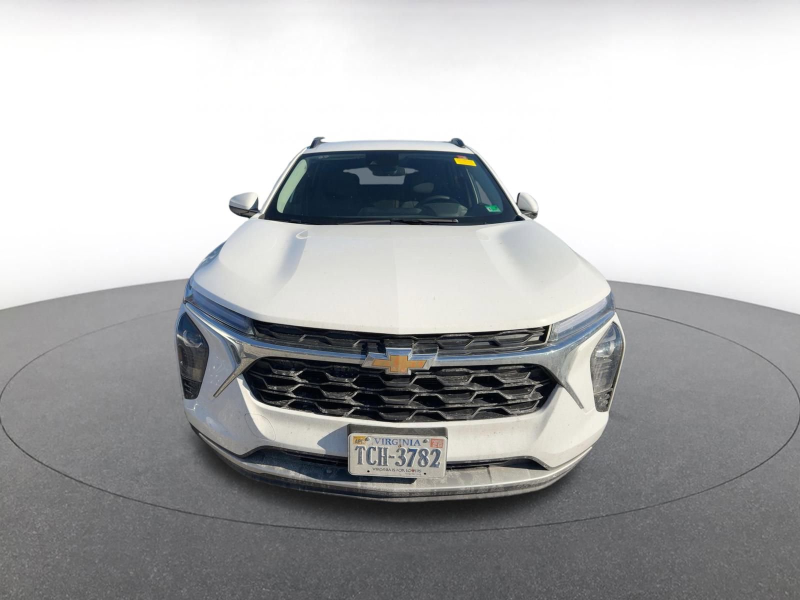 Used 2025 Chevrolet Trax LT w/ LT Convenience Package image 3