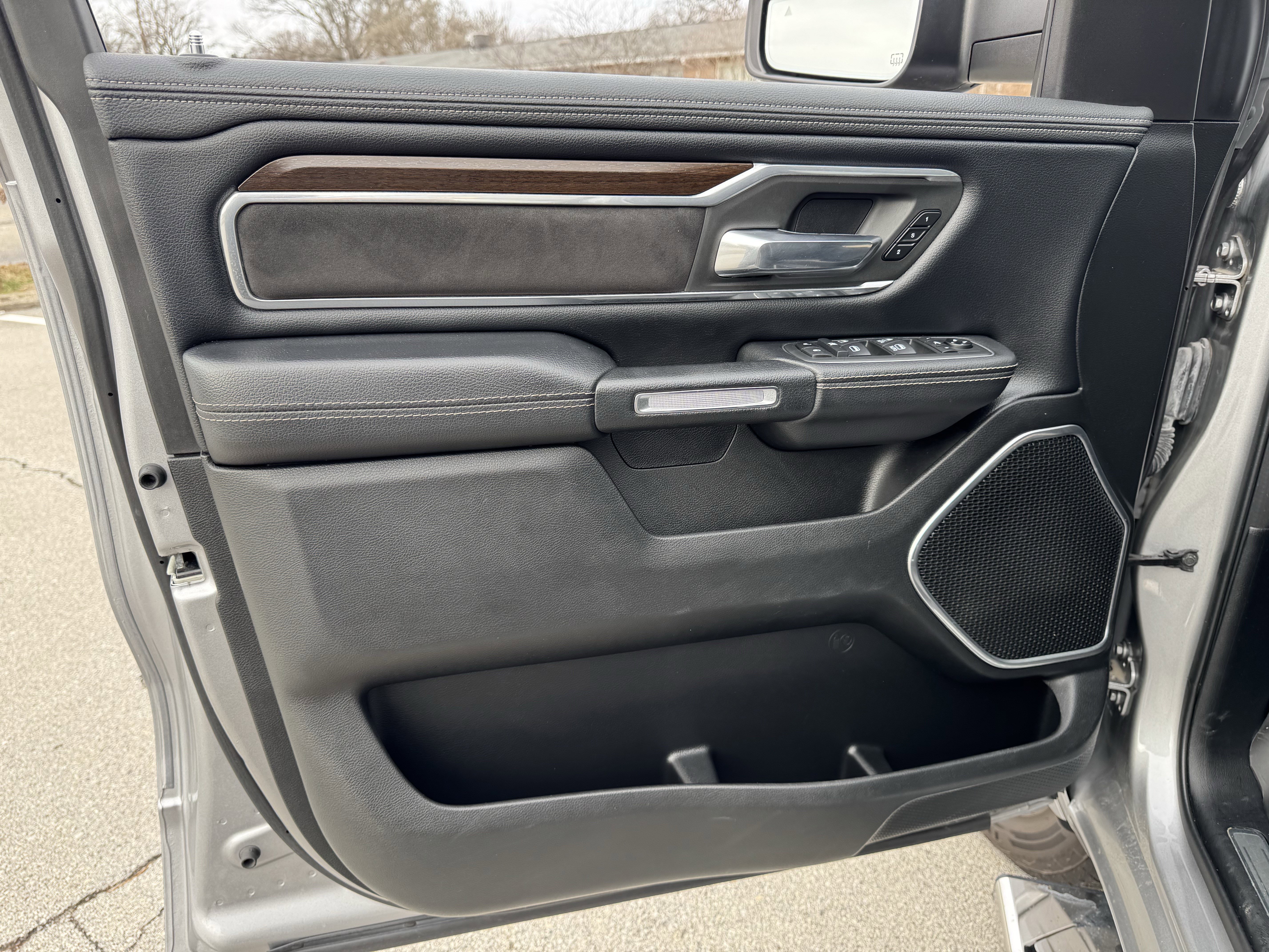 Used 2021 RAM 1500 Laramie image 23