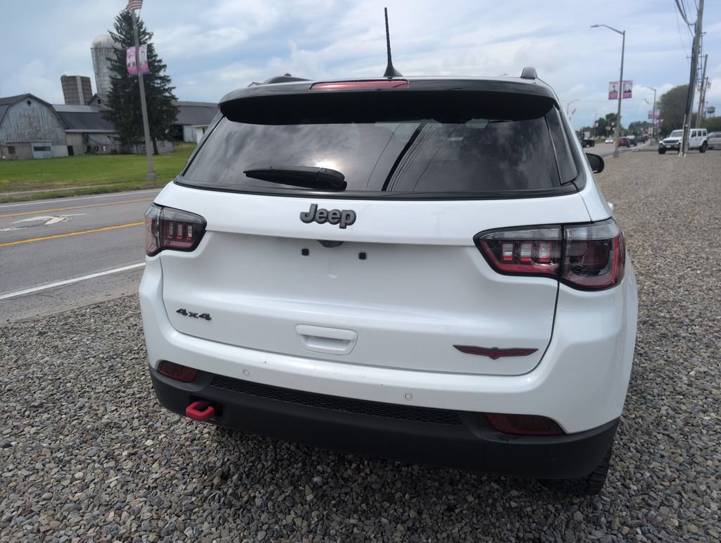 Used 2025 Jeep Compass Trailhawk AWD/4WD image 15