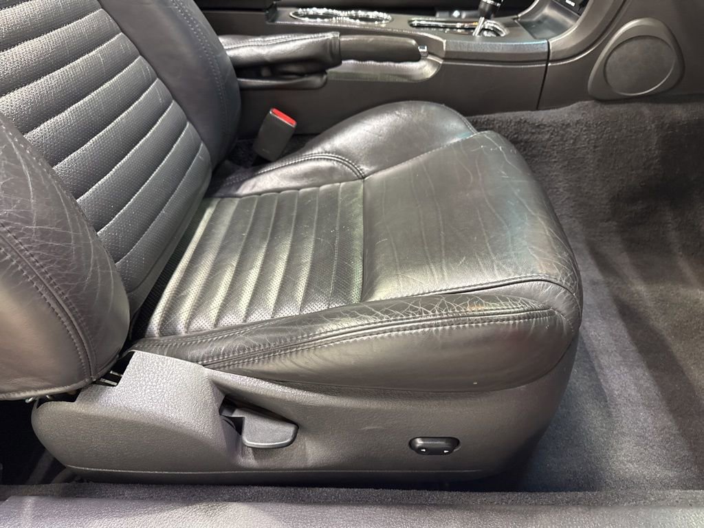 Used 2002 Ford Thunderbird image 35