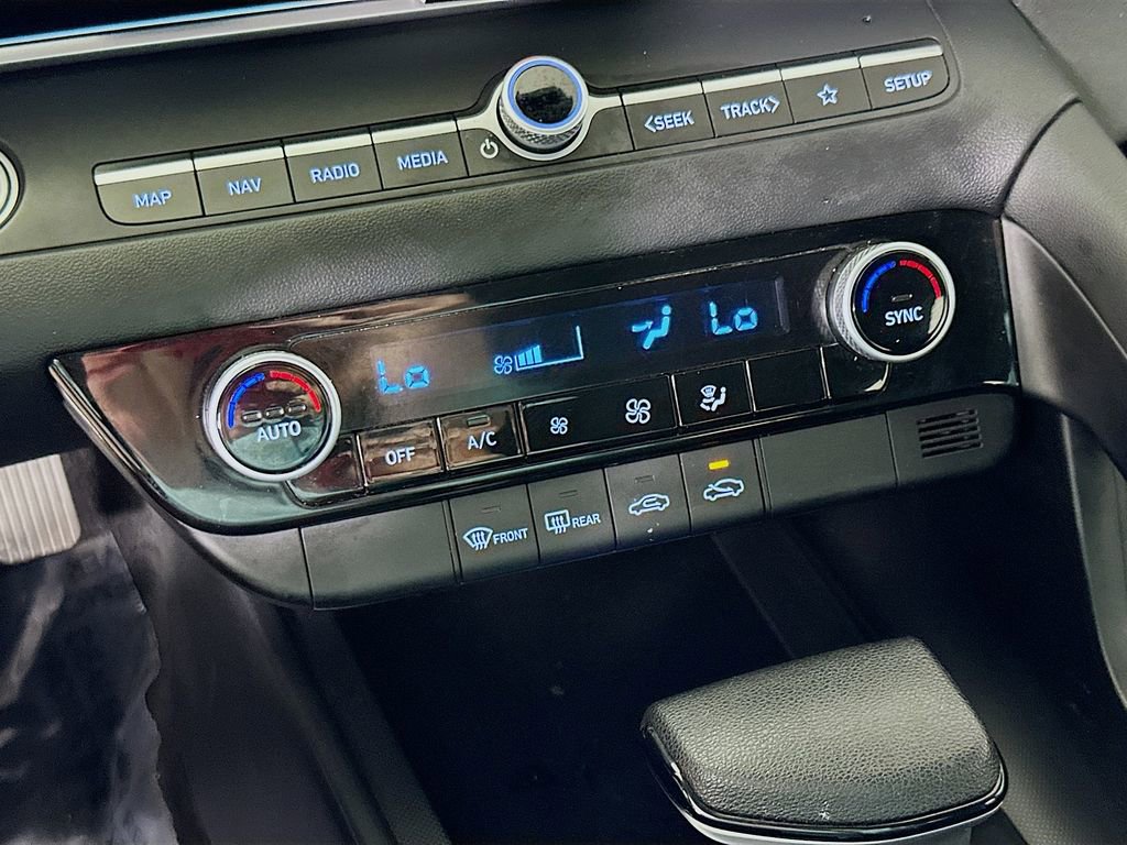 Used 2024 Hyundai Elantra SEL image 26