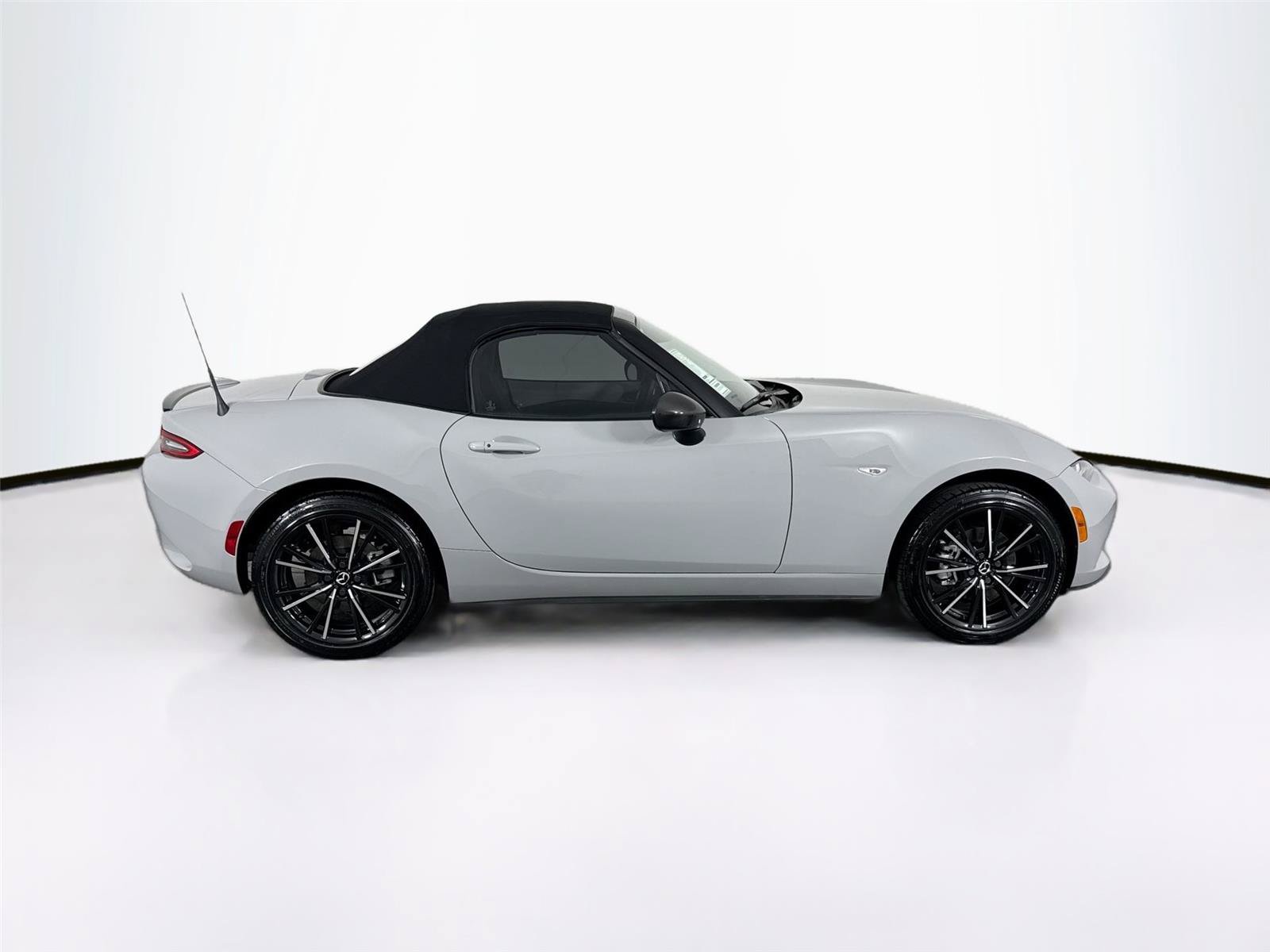 Used 2026 MAZDA MX-5 Miata Grand Touring RWD image 10