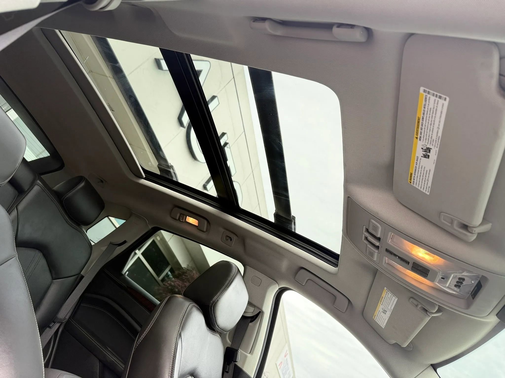 Used 2012 Cadillac SRX Luxury AWD/4WD image 12