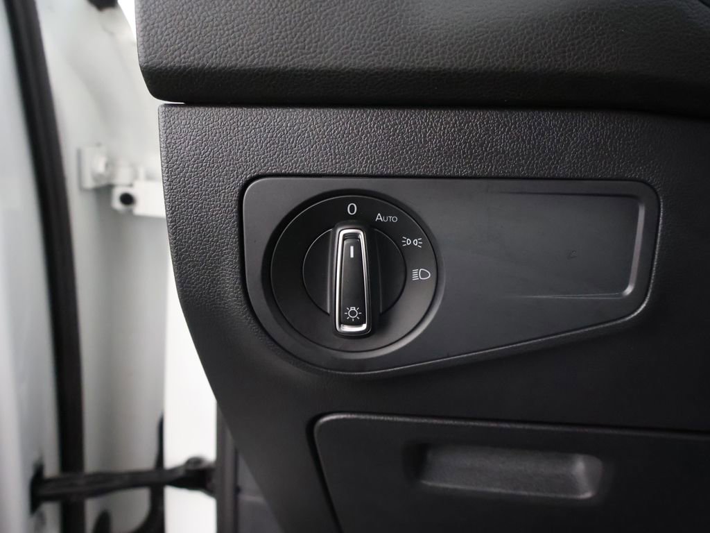 Used 2023 Volkswagen Tiguan SE image 39