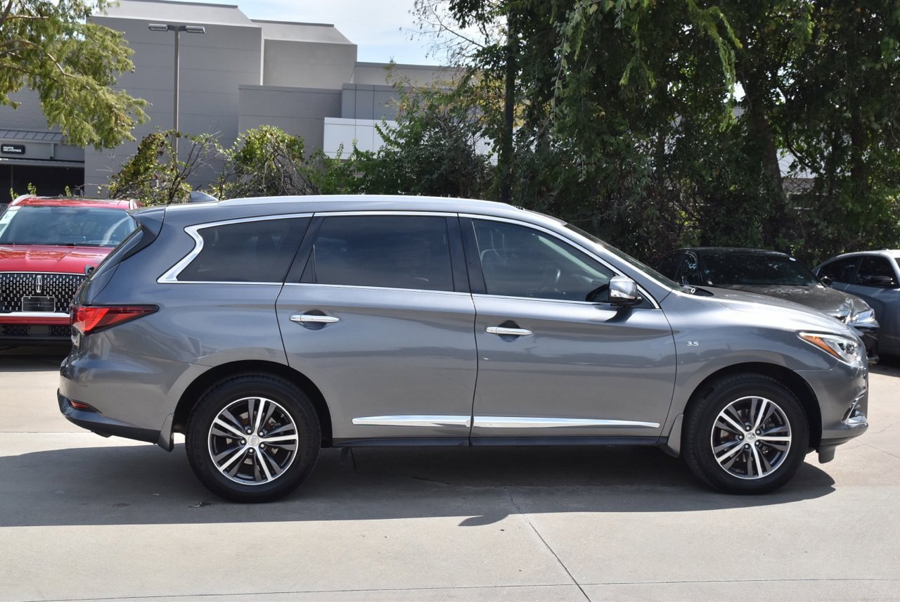 Used 2019 INFINITI QX60 Luxe w/ Essential Package FWD image 6