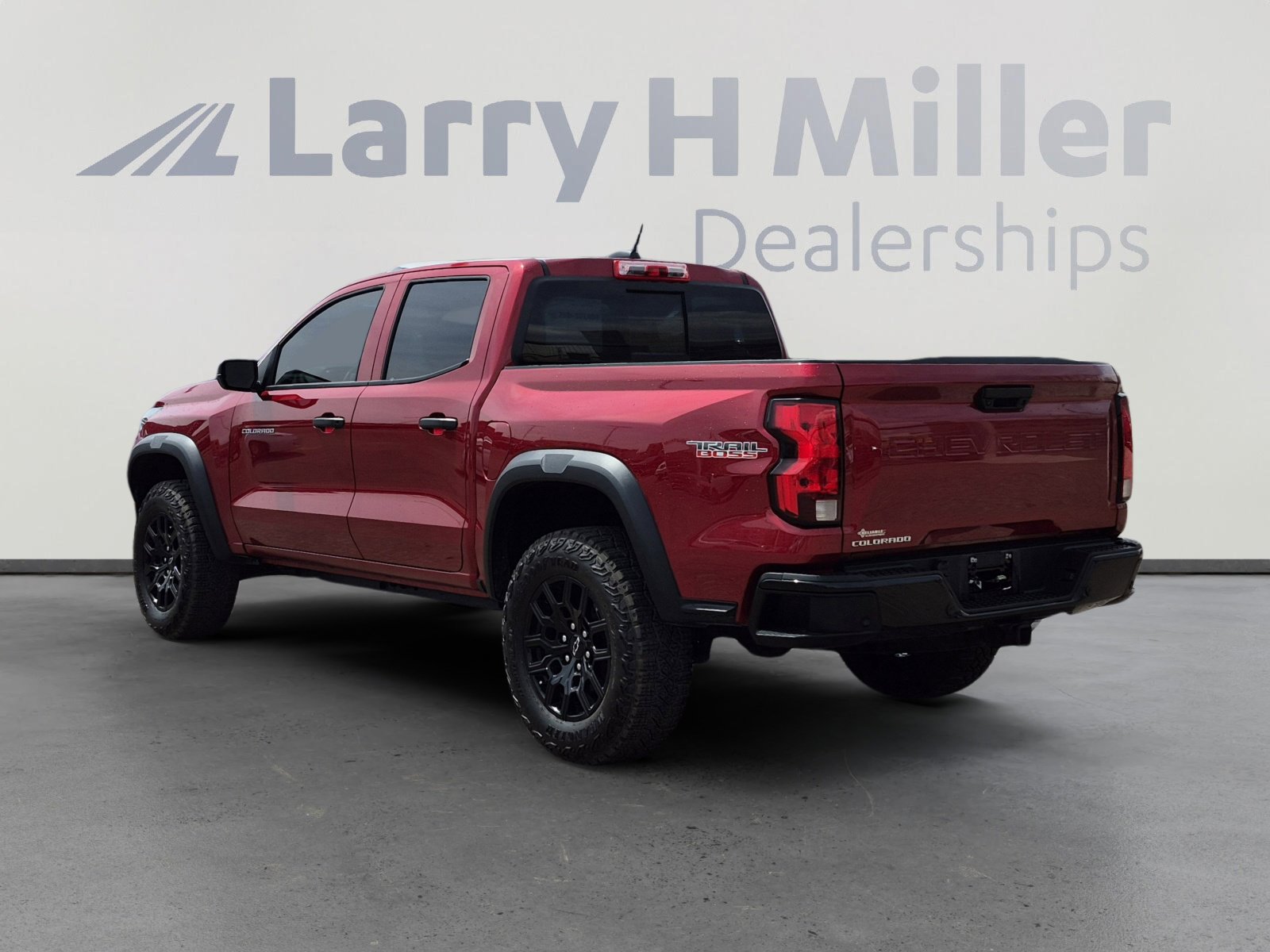 Used 2024 Chevrolet Colorado Trail Boss w/ Advanced Trailering Package image 3