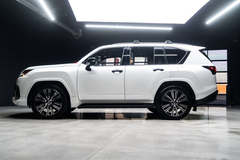 Used 2025 Lexus LX 600 4WD w/ Appearance Package image 22