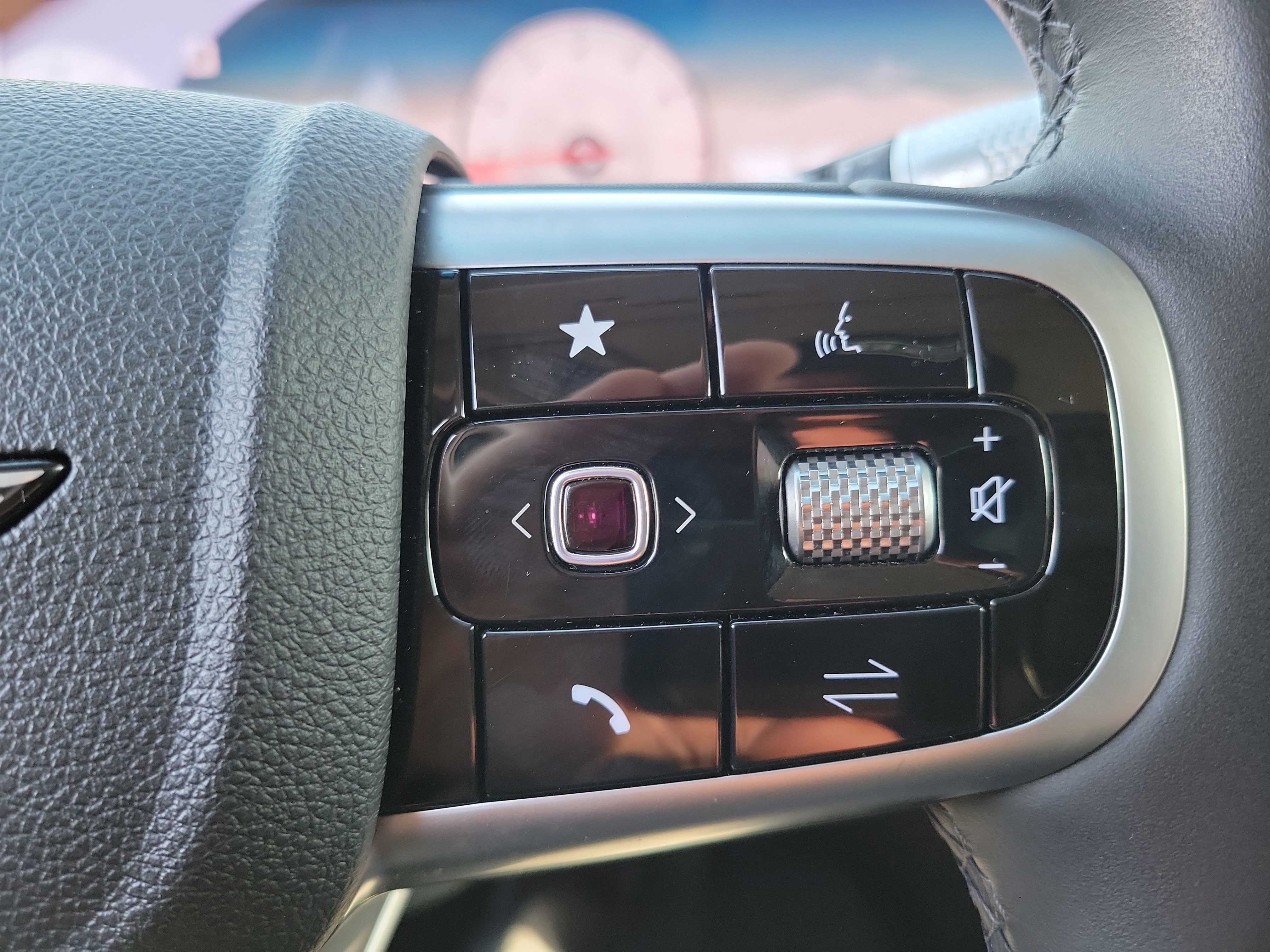 Certified 2025 Genesis G80 2.5T Advanced image 8