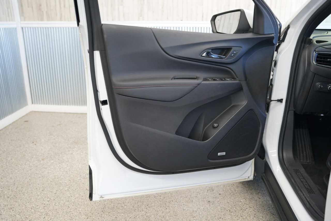 Used 2022 Chevrolet Equinox RS w/ RS Leather Package image 27