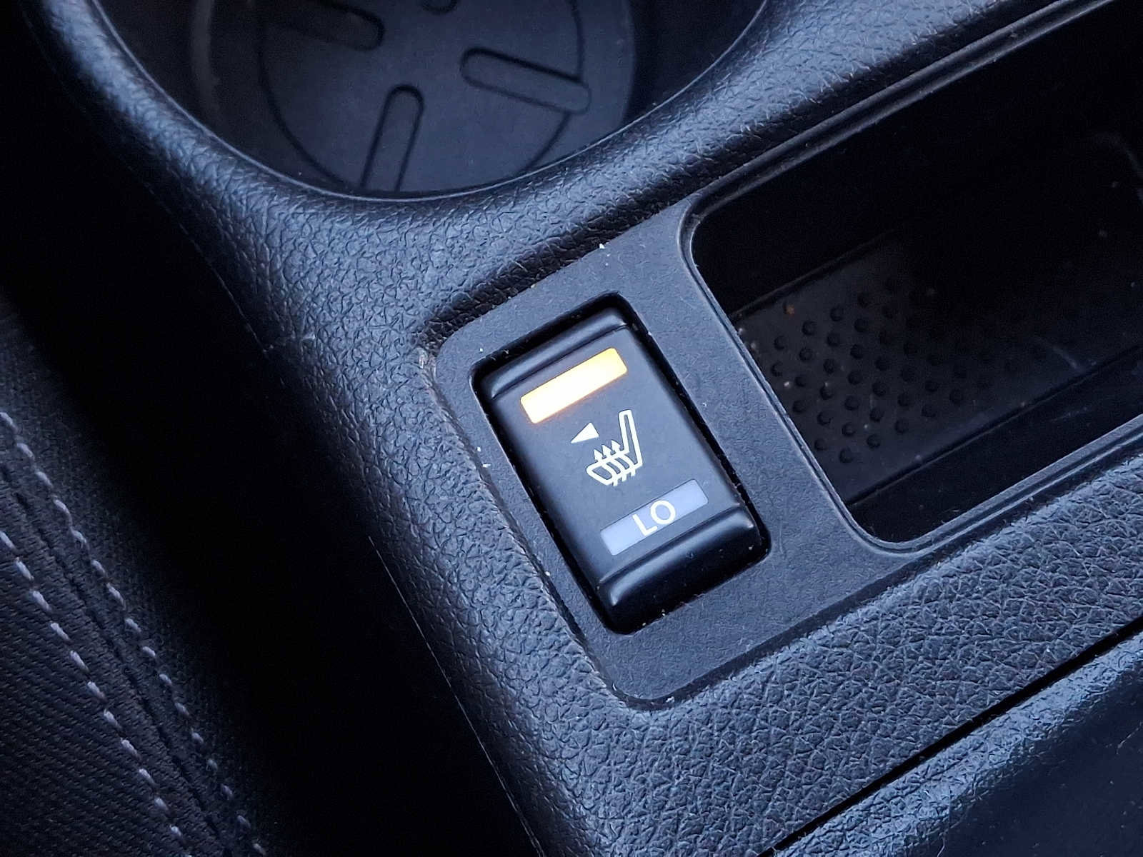 Used 2020 Nissan Rogue SV image 25